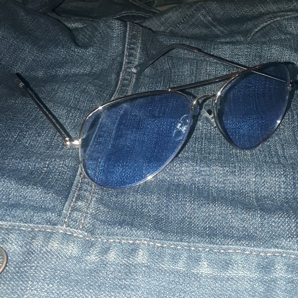 Sunglasses - Picture 3 of 3